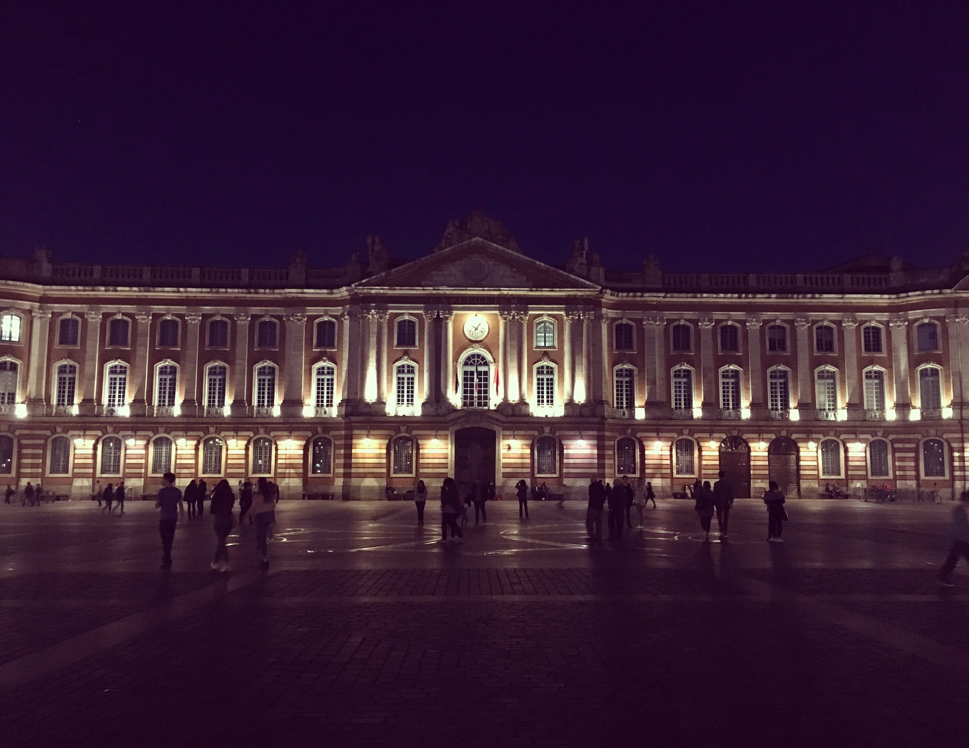 Le Capitole‬